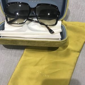 GUCCI SUNGLASSES